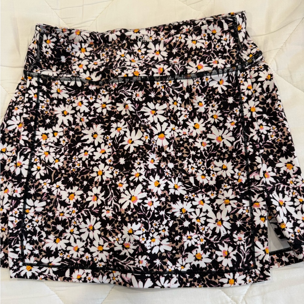 Athleta Black and White Floral Skort New w/o tag Sz L